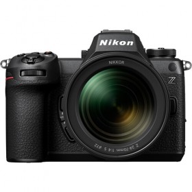 Nikon Z6 III con lente de...