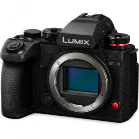 Panasonic Lumix S1R II |...